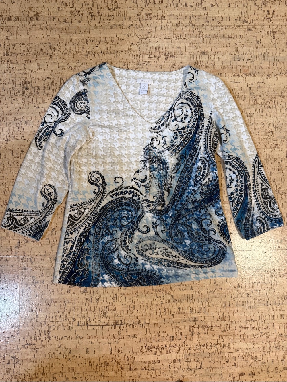 Chico’s Blue Paisley V Neck 3/4 Sleeve Stretch Top sz Small
